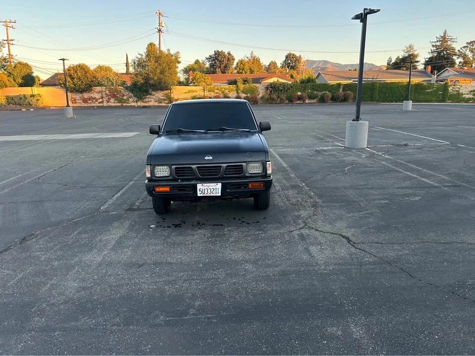 1996 Nissan Frontier - Image 2 of 5