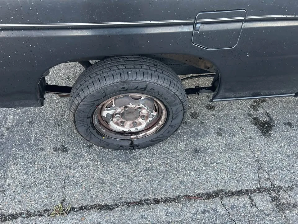 1996 Nissan Frontier - Image 5 of 5