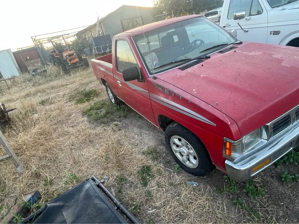 1996 Nissan Frontier - Image 2 of 4