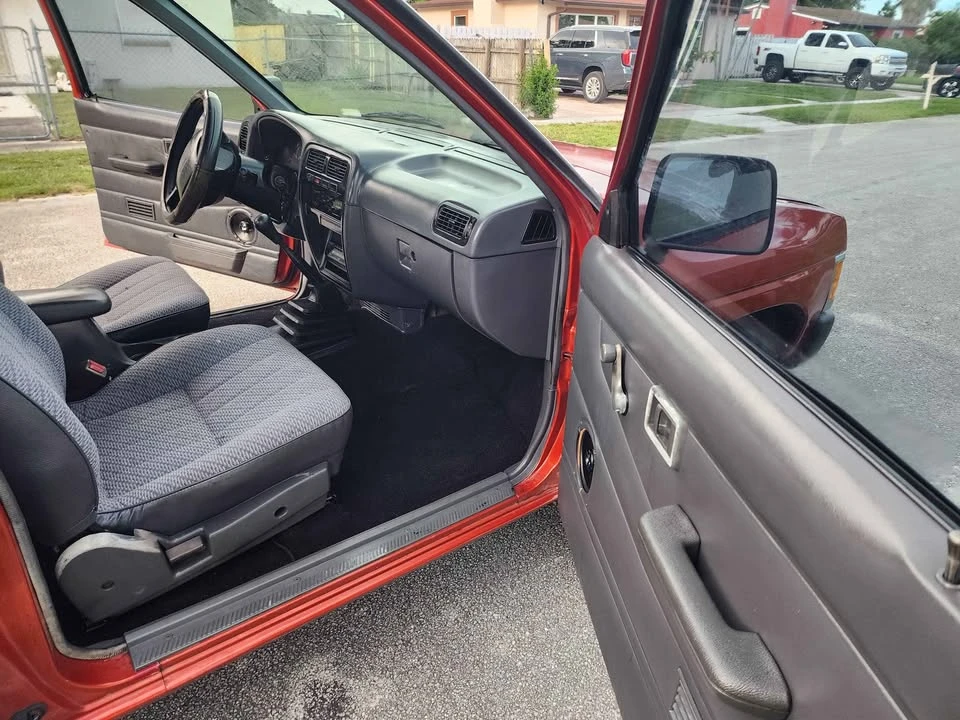 1996 Nissan Frontier - Image 15 of 20
