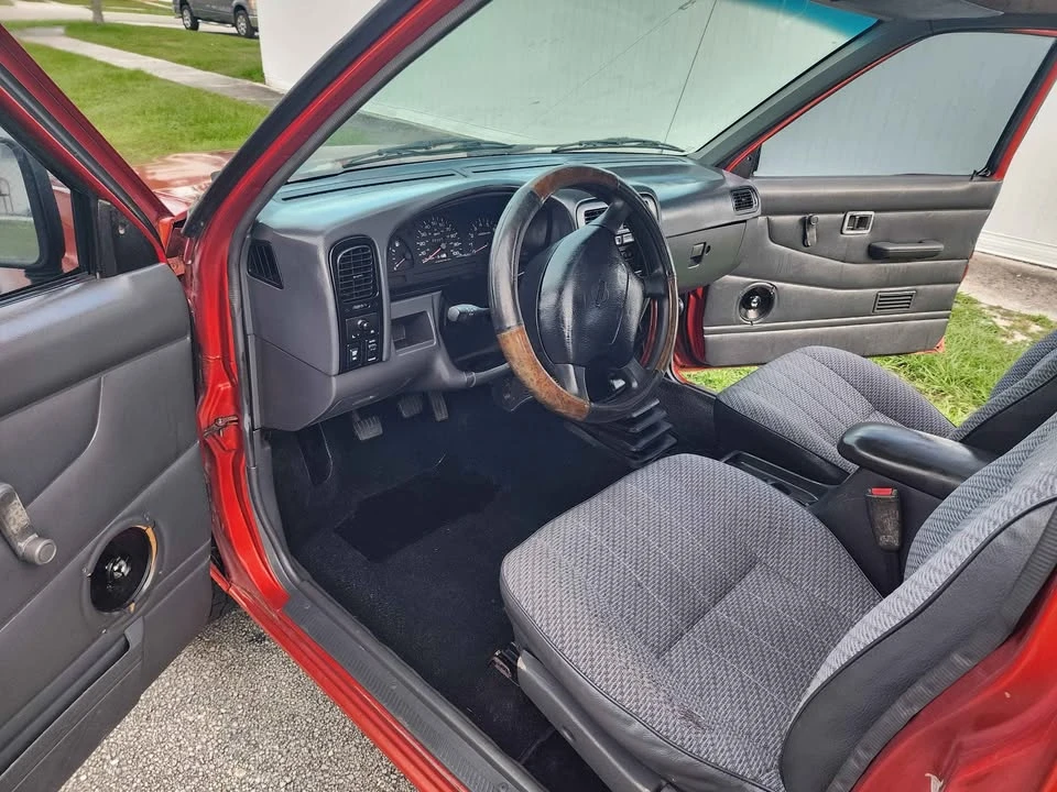 1996 Nissan Frontier - Image 2 of 20