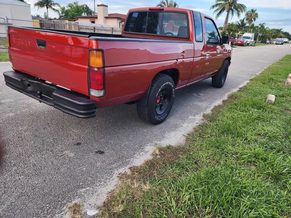1996 Nissan Frontier - Image 9 of 20
