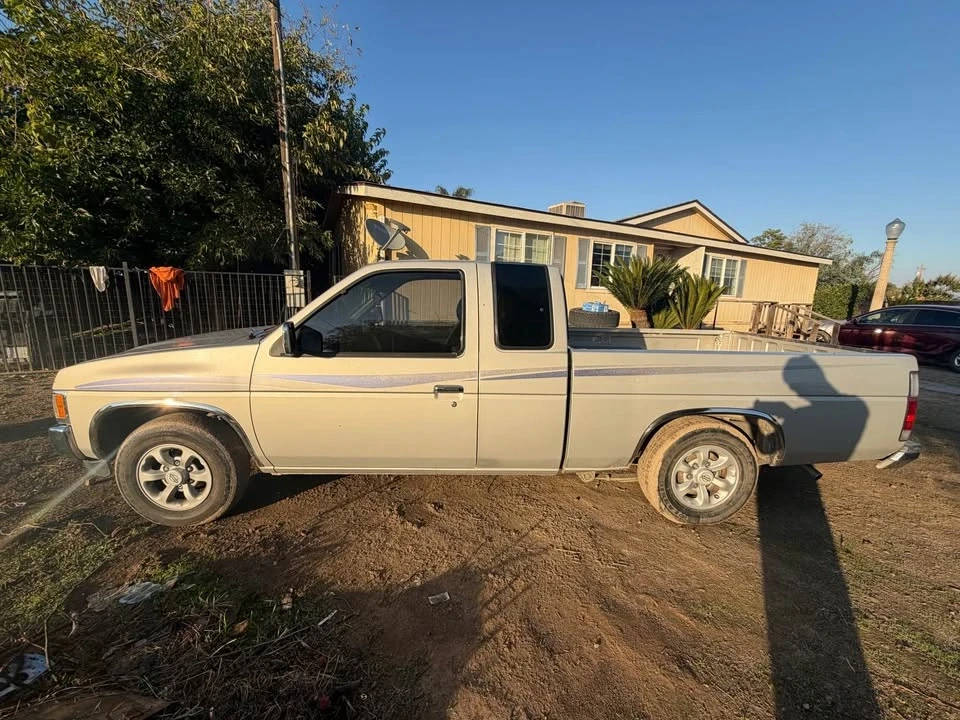 1996 Nissan Frontier - Image 7 of 8