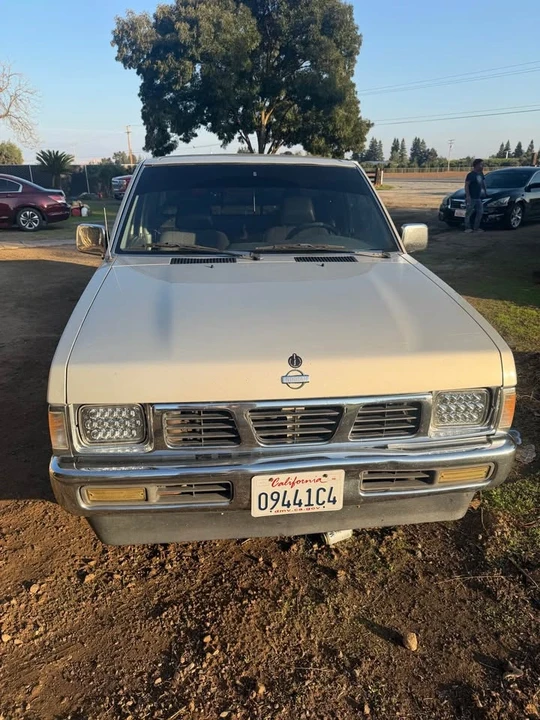 1996 Nissan Frontier - Image 3 of 8
