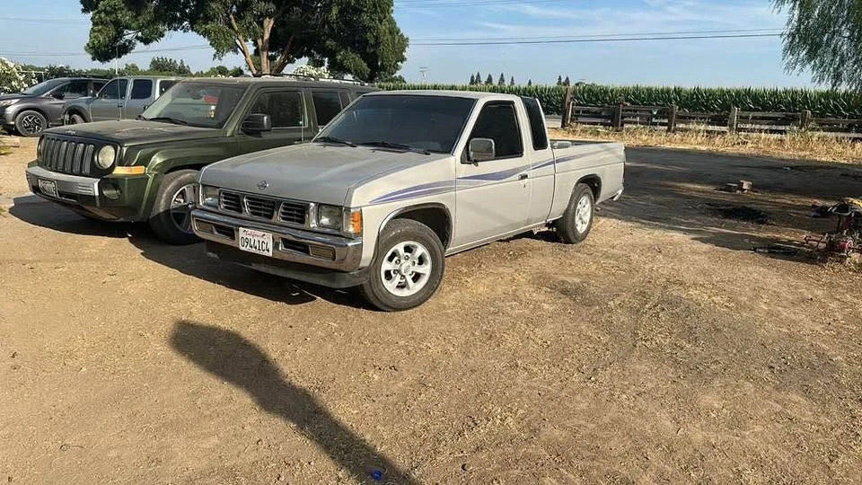 1996 Nissan Frontier - Image 8 of 8