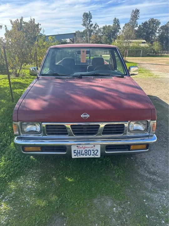 1996 Nissan Frontier - Image 3 of 11