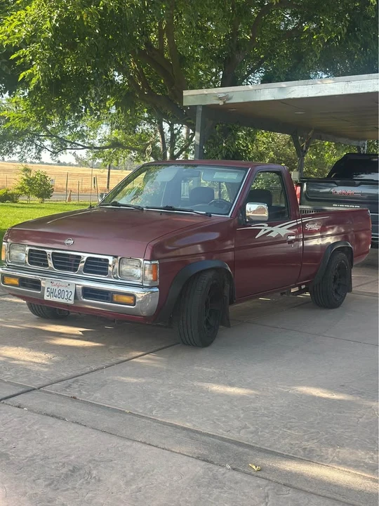 1996 Nissan Frontier - Image 9 of 11