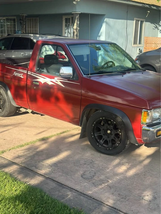 1996 Nissan Frontier - Image 8 of 11