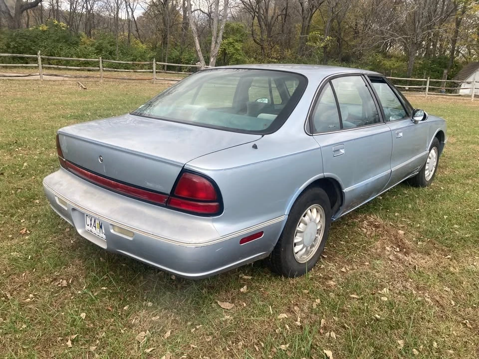 1996 Oldsmobile 88 - Image 3 of 10