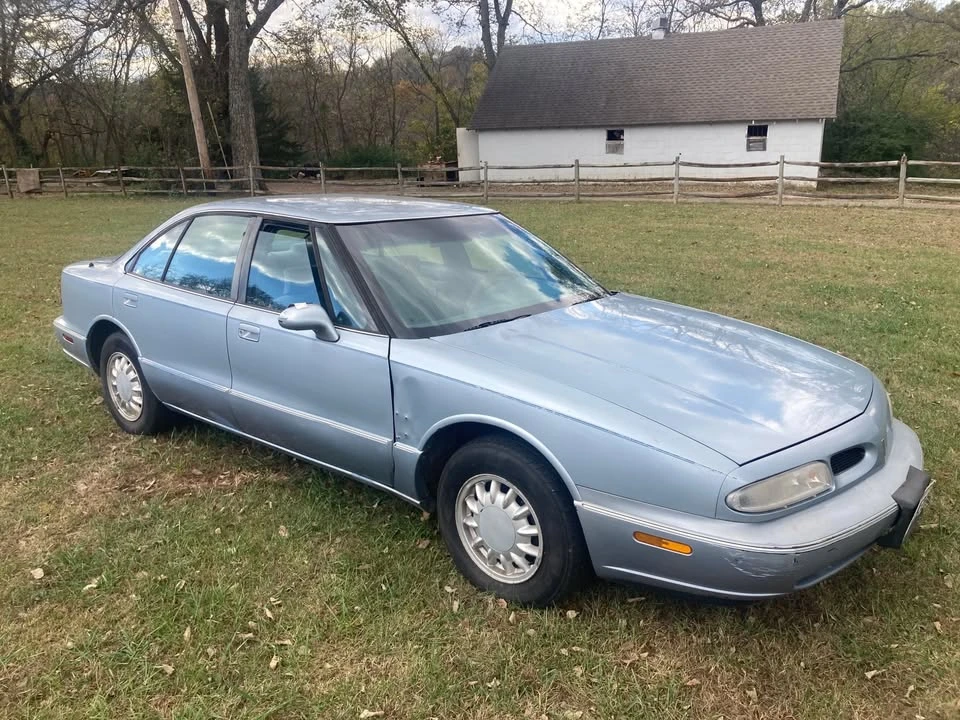 1996 Oldsmobile 88 - Image 5 of 10