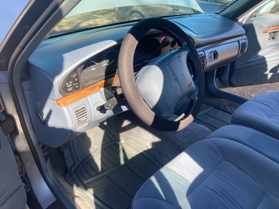 1996 Oldsmobile 88 - Image 9 of 10