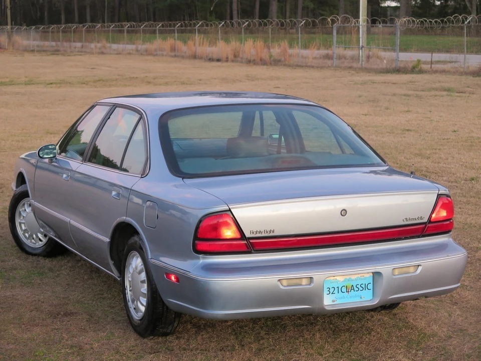 1996 Oldsmobile 88 - Image 2 of 4