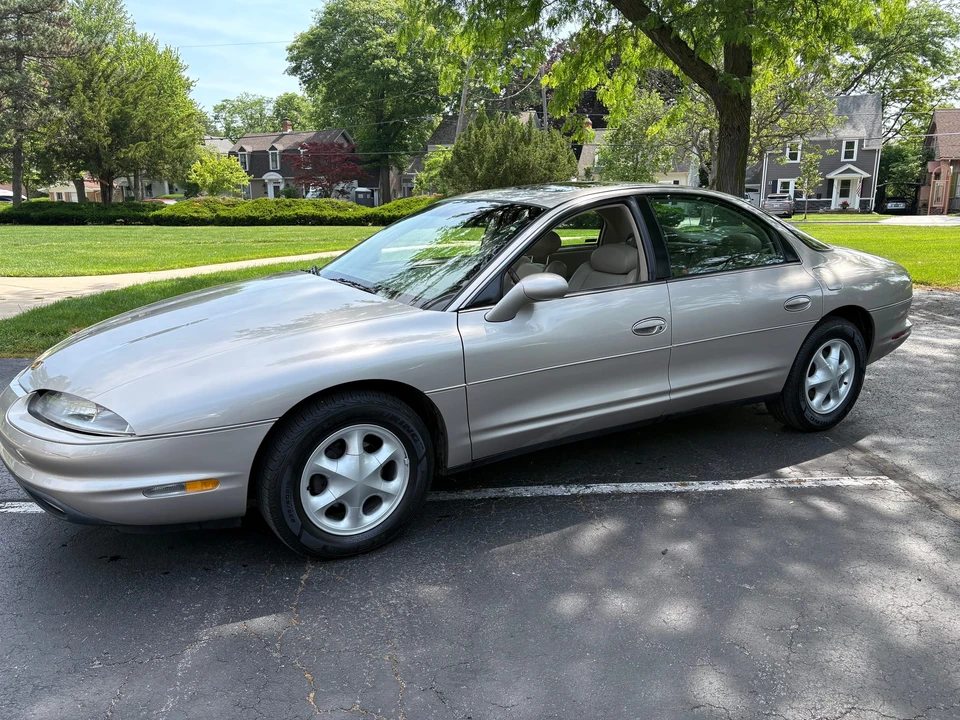 1996 Oldsmobile Aurora - Image 13 of 31