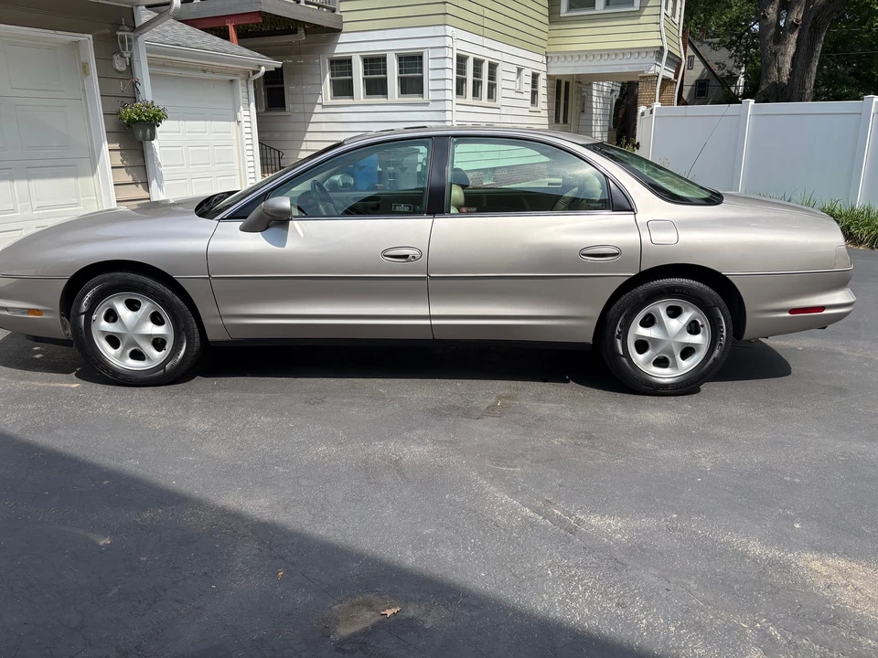 1996 Oldsmobile Aurora - Image 12 of 31