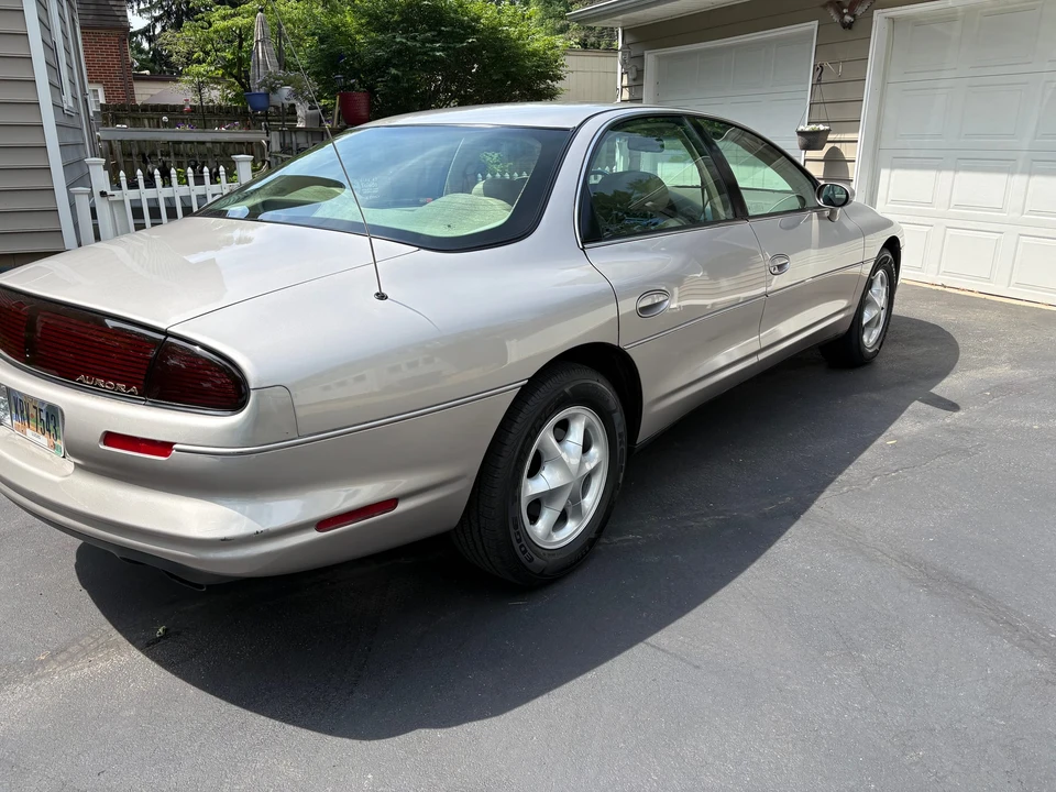 1996 Oldsmobile Aurora - Image 16 of 31