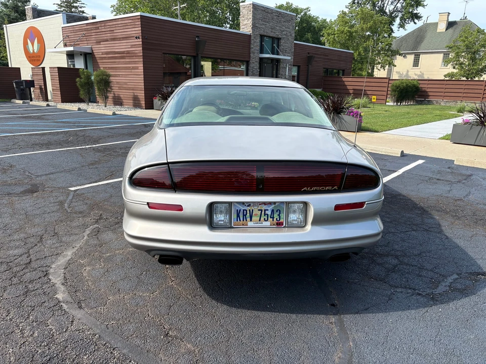 1996 Oldsmobile Aurora - Image 8 of 31