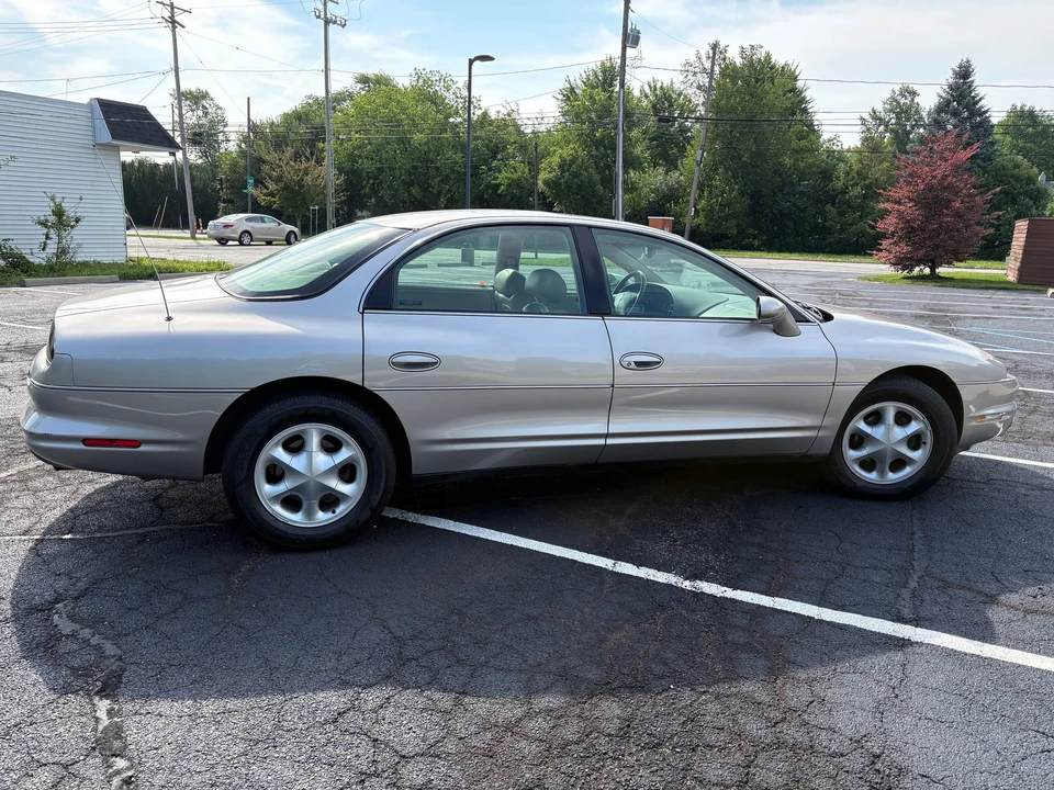 1996 Oldsmobile Aurora - Image 5 of 31