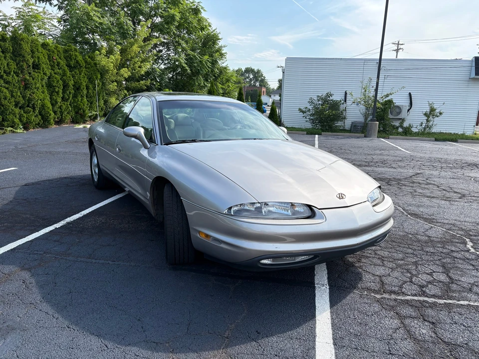 1996 Oldsmobile Aurora - Image 3 of 31