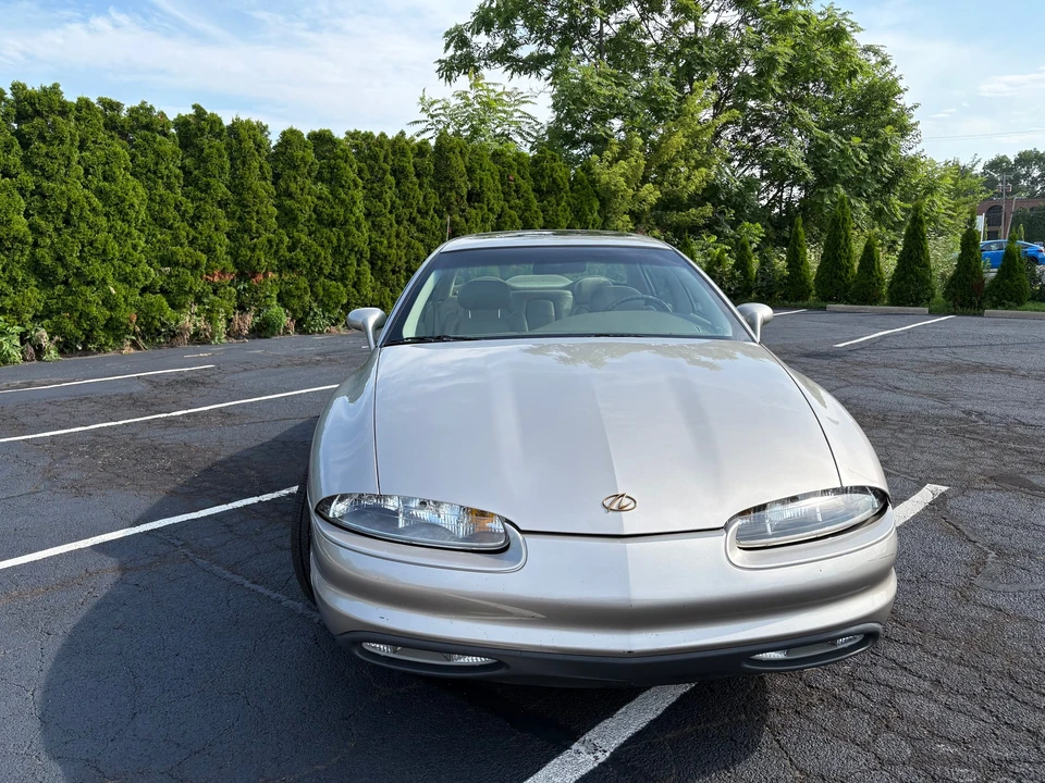 1996 Oldsmobile Aurora - Image 2 of 31