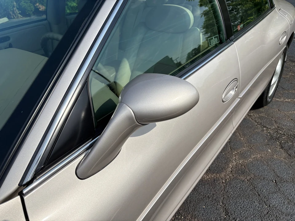 1996 Oldsmobile Aurora - Image 27 of 31