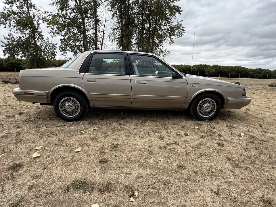 1996 Oldsmobile Cutlass Ciera - Image 8 of 31