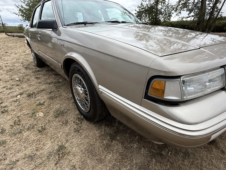 1996 Oldsmobile Cutlass Ciera - Image 9 of 31