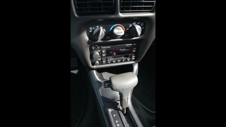 1996 Oldsmobile Cutlass Ciera - Image 26 of 31