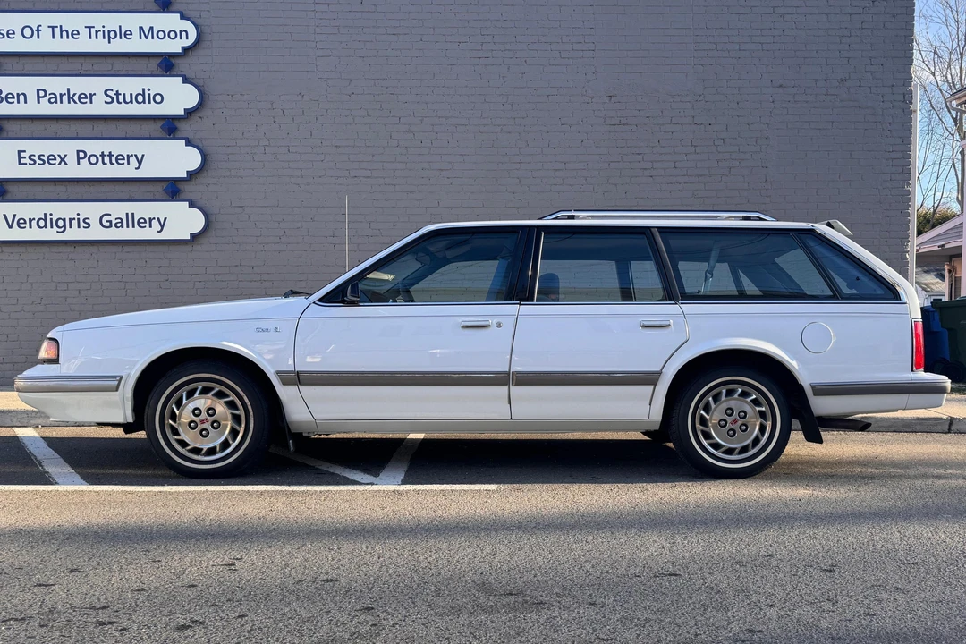 1996 Oldsmobile Cutlass Ciera - Image 3 of 31