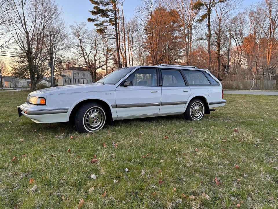 1996 Oldsmobile Cutlass Ciera - Image 8 of 31