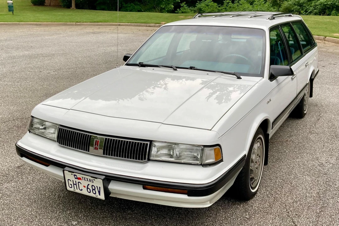 1996 Oldsmobile Cutlass Ciera - Image 2 of 31