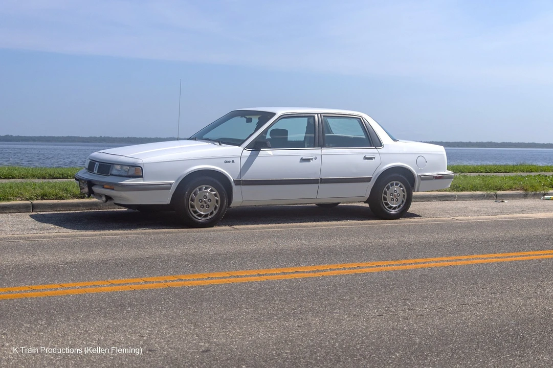 1996 Oldsmobile Cutlass Ciera - Image 2 of 28