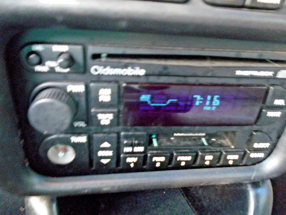 1996 Oldsmobile Cutlass Supreme - Image 21 of 21