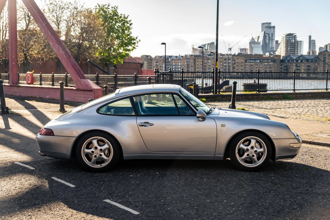 1996 Porsche 993 Carrera 4 - Image 9 of 31