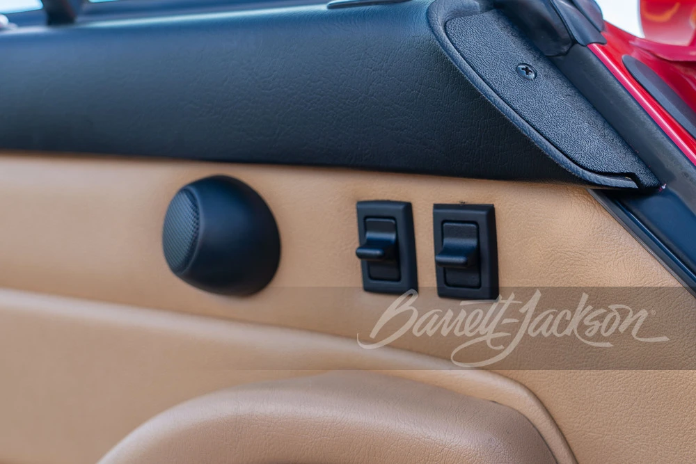 1996 Porsche 993 Carrera 4 - Image 16 of 31