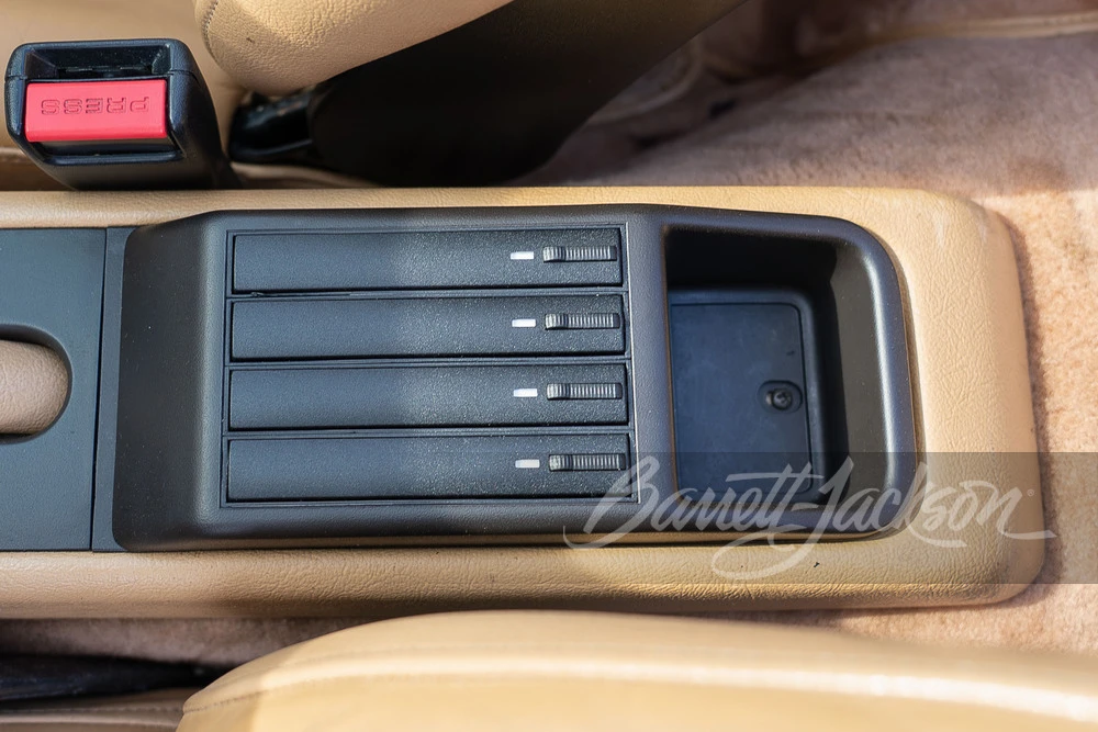 1996 Porsche 993 Carrera 4 - Image 14 of 31