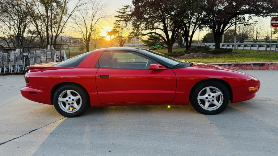 1996 Pontiac Firebird 4th Gen - Image 2 of 17