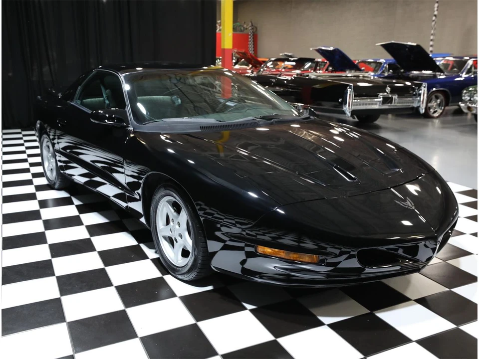 1996 Pontiac Firebird 4th Gen - Image 13 of 31