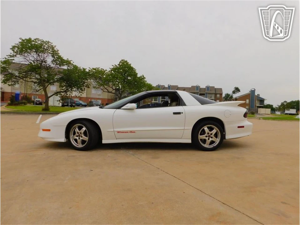 1996 Pontiac Firebird 4th Gen - Image 9 of 31