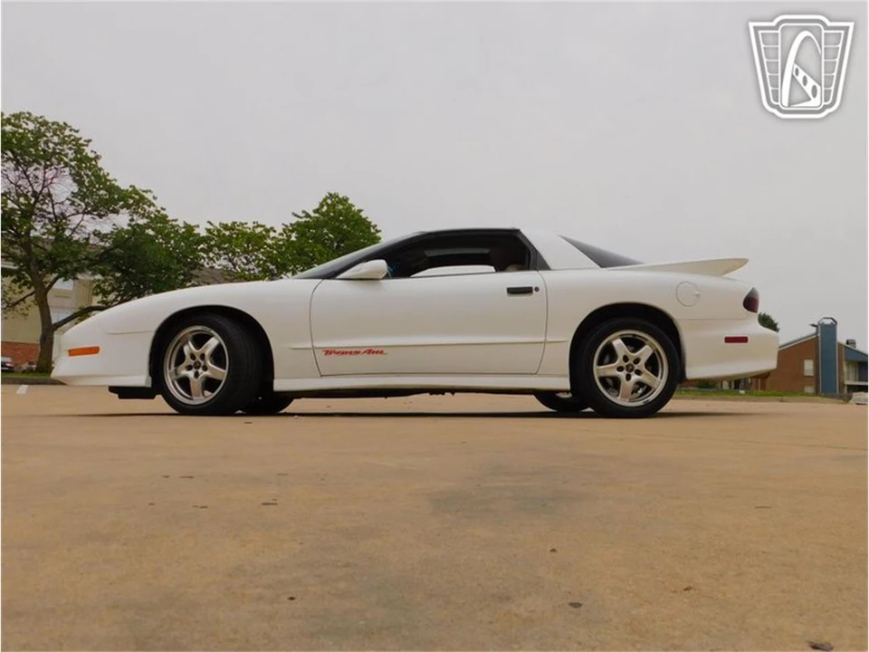 1996 Pontiac Firebird 4th Gen - Image 10 of 31