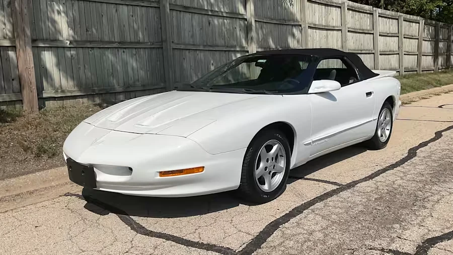 1996 Pontiac Firebird 4th Gen - Image 4 of 12