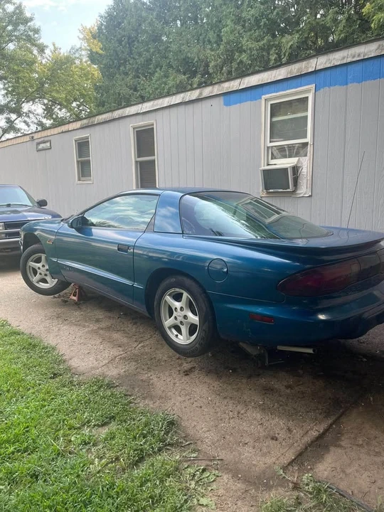 1996 Pontiac Firebird 4th Gen - Image 9 of 11