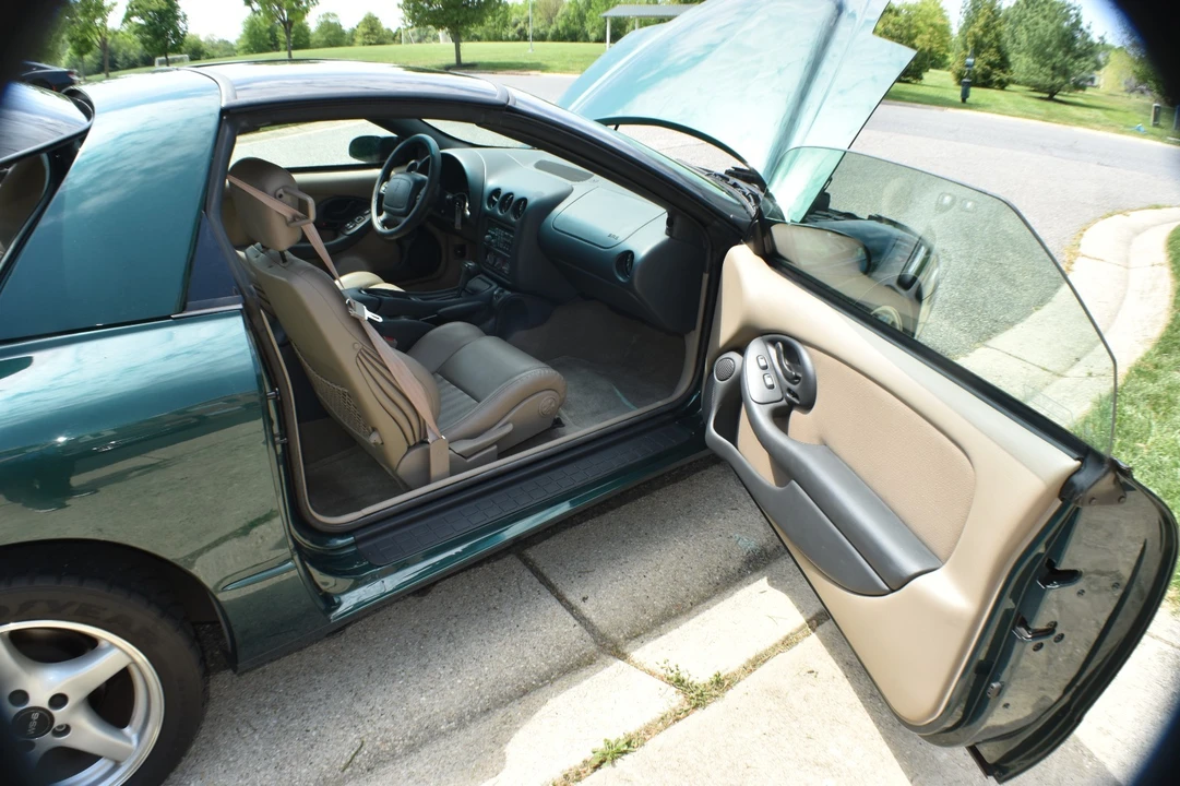 1996 Pontiac Firebird Trans Am 4th Gen - Image 25 of 31