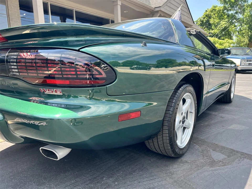 1996 Pontiac Firebird Formula 4th Gen - Image 23 of 28