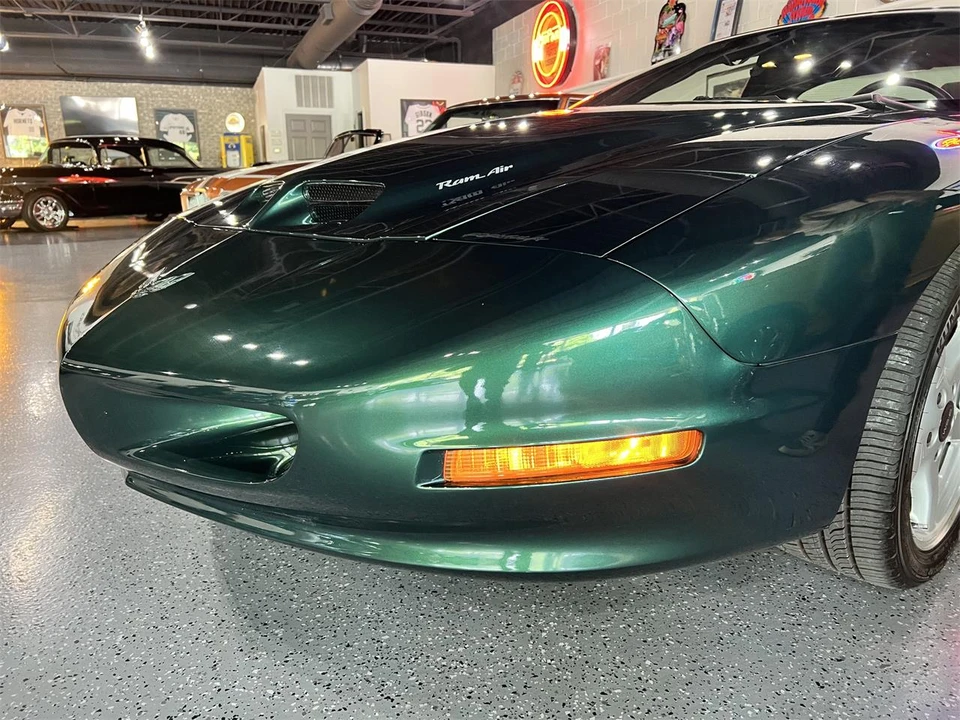 1996 Pontiac Firebird Formula 4th Gen - Image 26 of 28