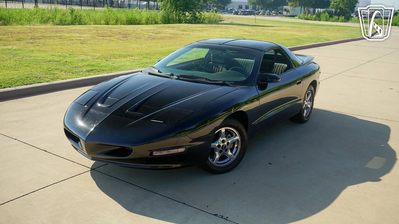 1996 Pontiac Firebird 4th Gen - Image 4 of 12