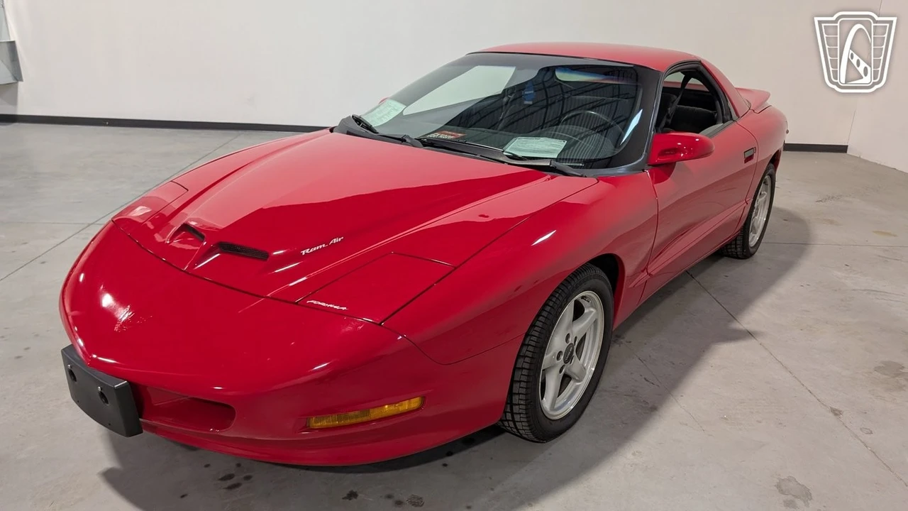 1996 Pontiac Firebird 4th Gen - Image 3 of 12