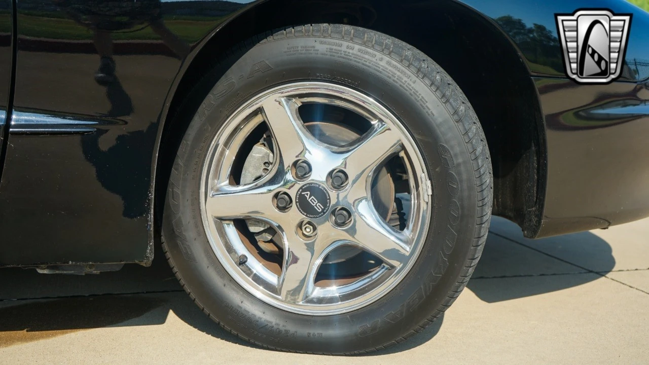 1996 Pontiac Firebird 4th Gen - Image 11 of 12
