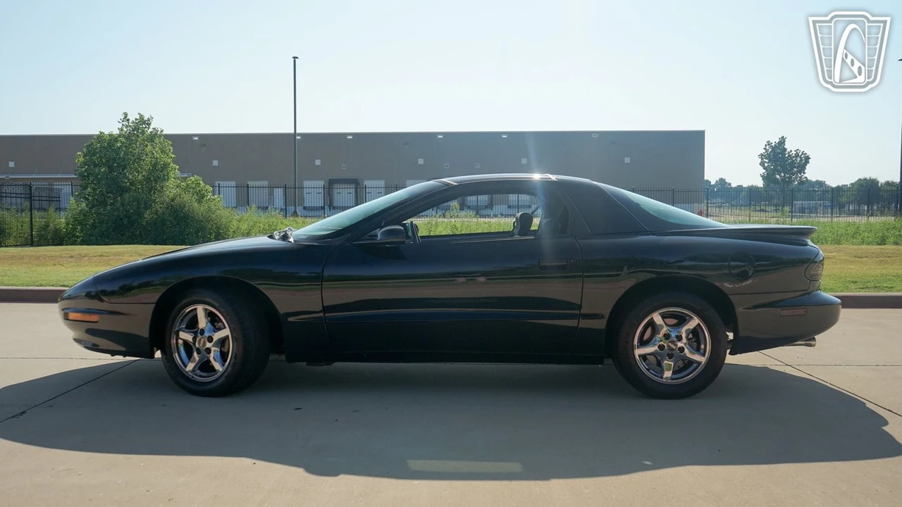 1996 Pontiac Firebird 4th Gen - Image 9 of 12