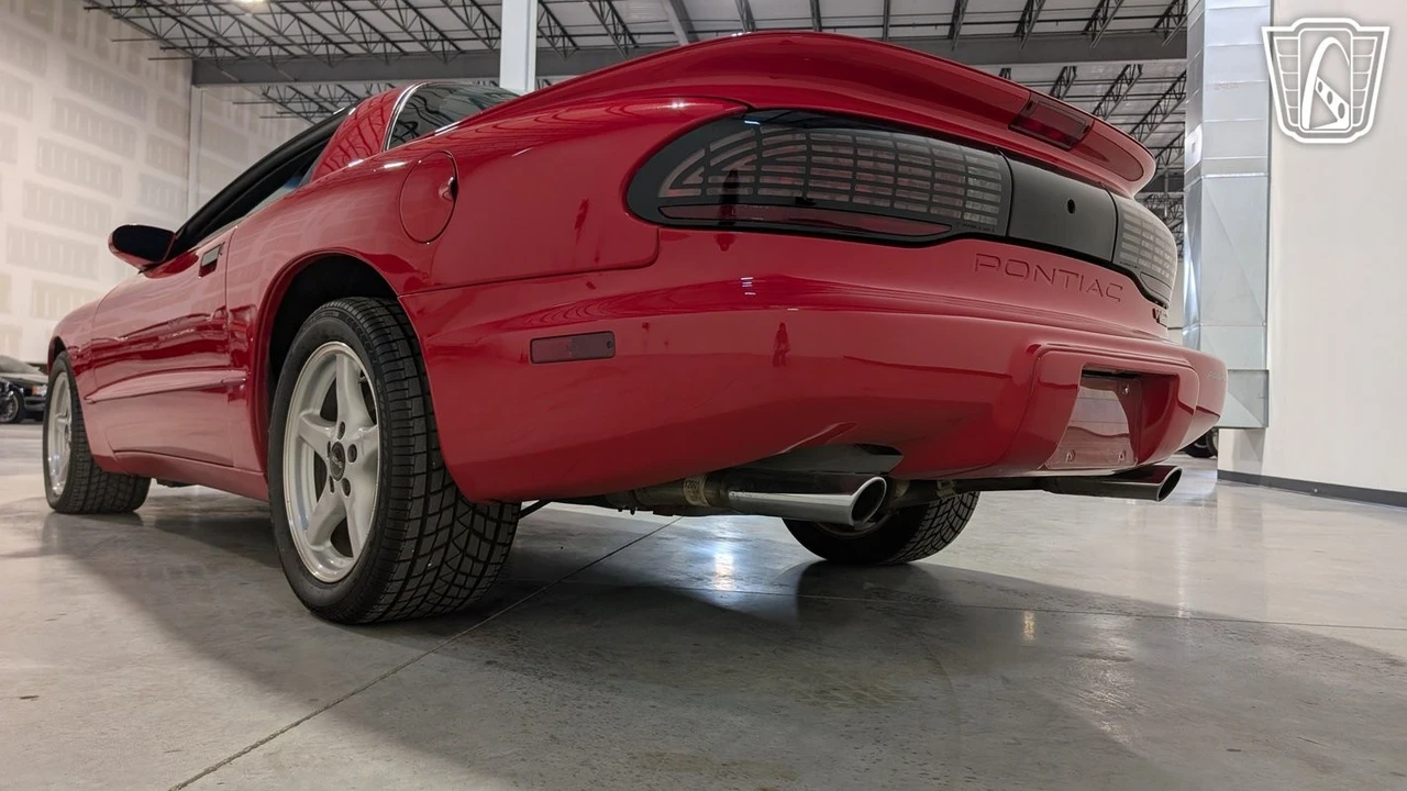 1996 Pontiac Firebird 4th Gen - Image 11 of 12