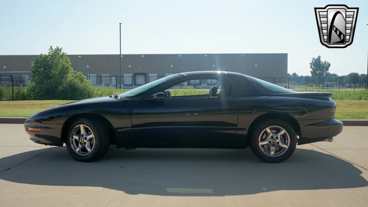 1996 Pontiac Firebird 4th Gen - Image 4 of 12